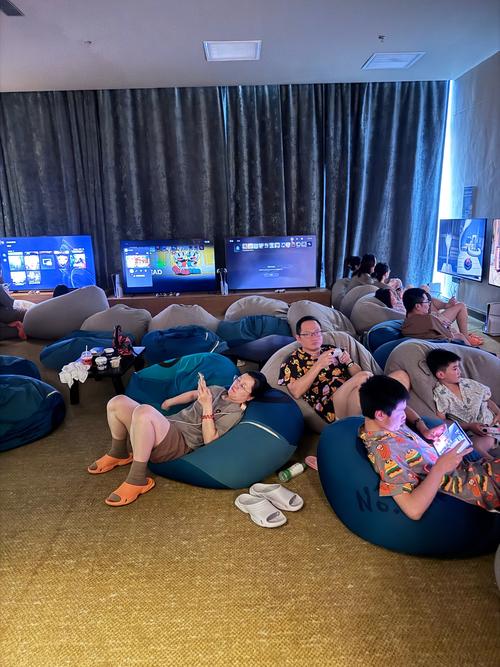 免费看女逼的相关介绍