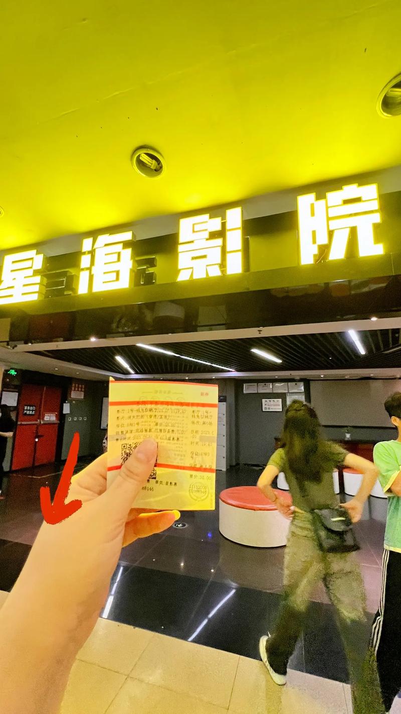 一边亲,一边舔的相关介绍