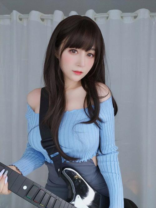 成贤娥早期大尺度写真的相关介绍