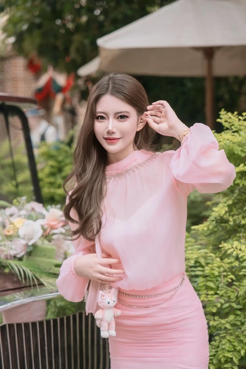 亚洲少妇100p的相关介绍