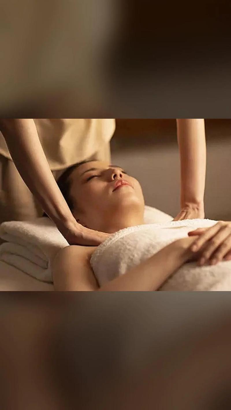 一边摸上面一边操的相关介绍