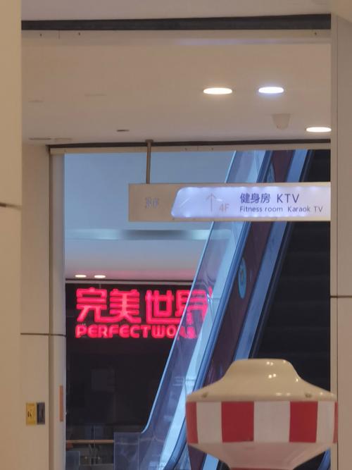 一边摸的相关介绍