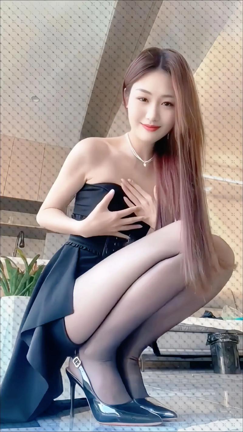 超性感大尺度美女图片的相关介绍