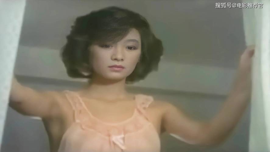 丰满女秘书的诱惑的相关介绍