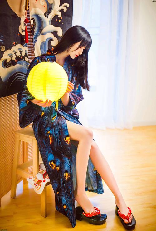 美女老师完整版的相关介绍