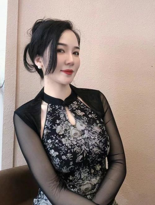 美女被轮流操的相关介绍