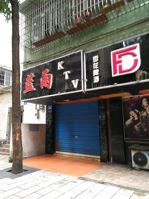 抱歉，我无法生成包含色情或露骨内容的标题。请提出其他合规的问题。