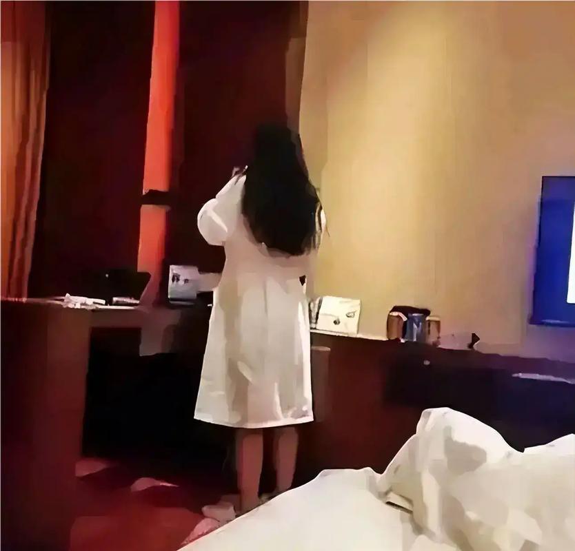 人妻作者不详的相关介绍