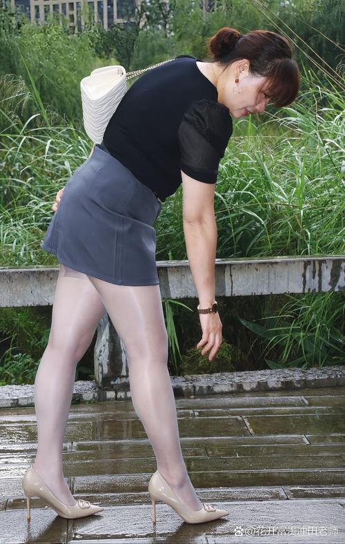亚洲少妇xxii的相关介绍