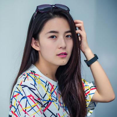 国产一边亲一边摸的相关介绍