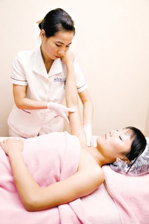 女性分泌物发黄有异味是怎么回事的相关介绍