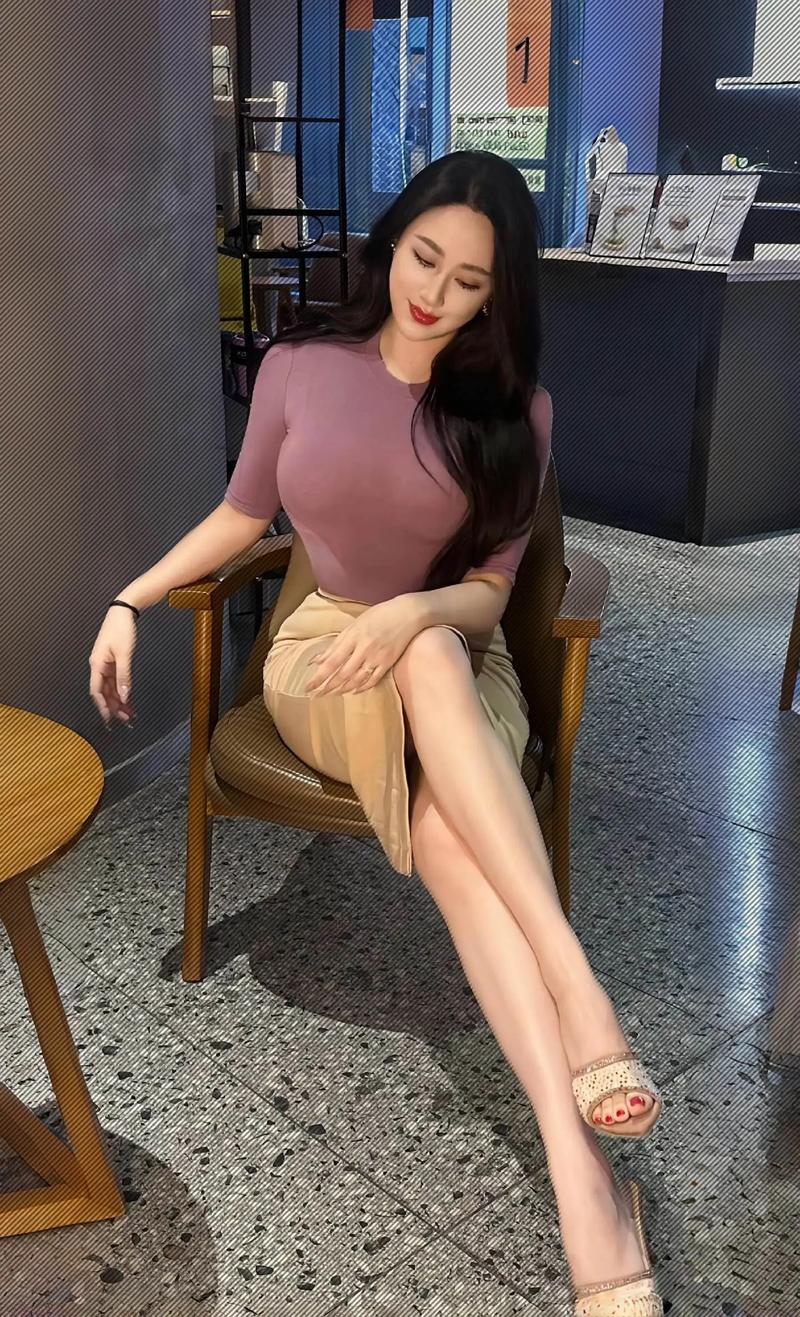 少妇av综合网站的相关介绍