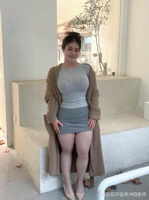 亚洲BBW少妇的丰腴魅力：大码穿搭指南与自信生活态度分享