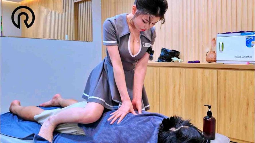 操死白丝美女的相关介绍