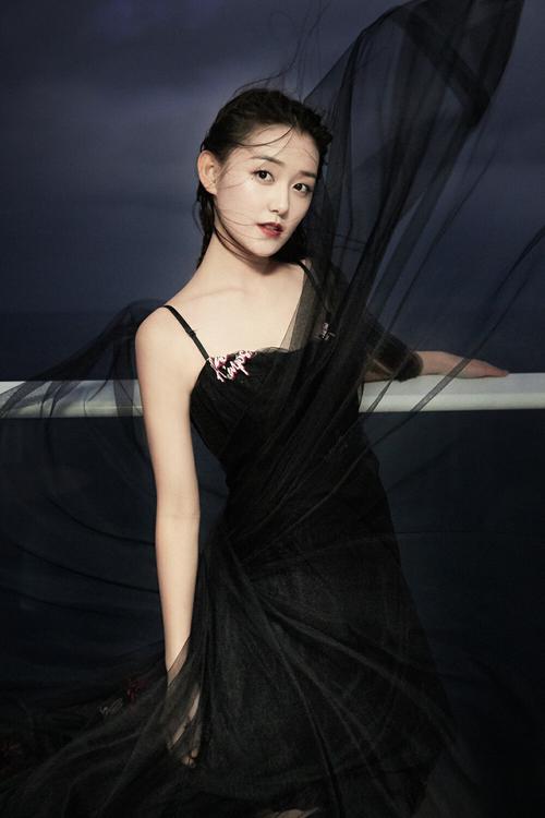 人妻少妇嫩草av蜜桃久久久久的相关介绍