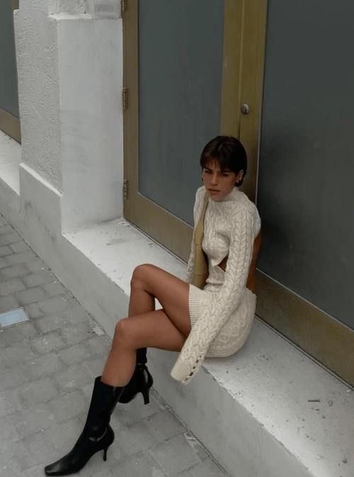 女小便黄色是什么症状的相关介绍