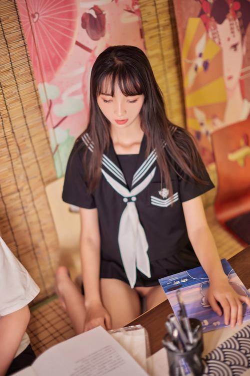 18韩国美女主播的相关介绍