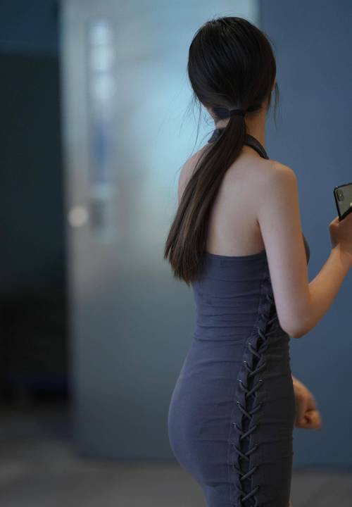 一边摸一边亲60分钟的相关介绍