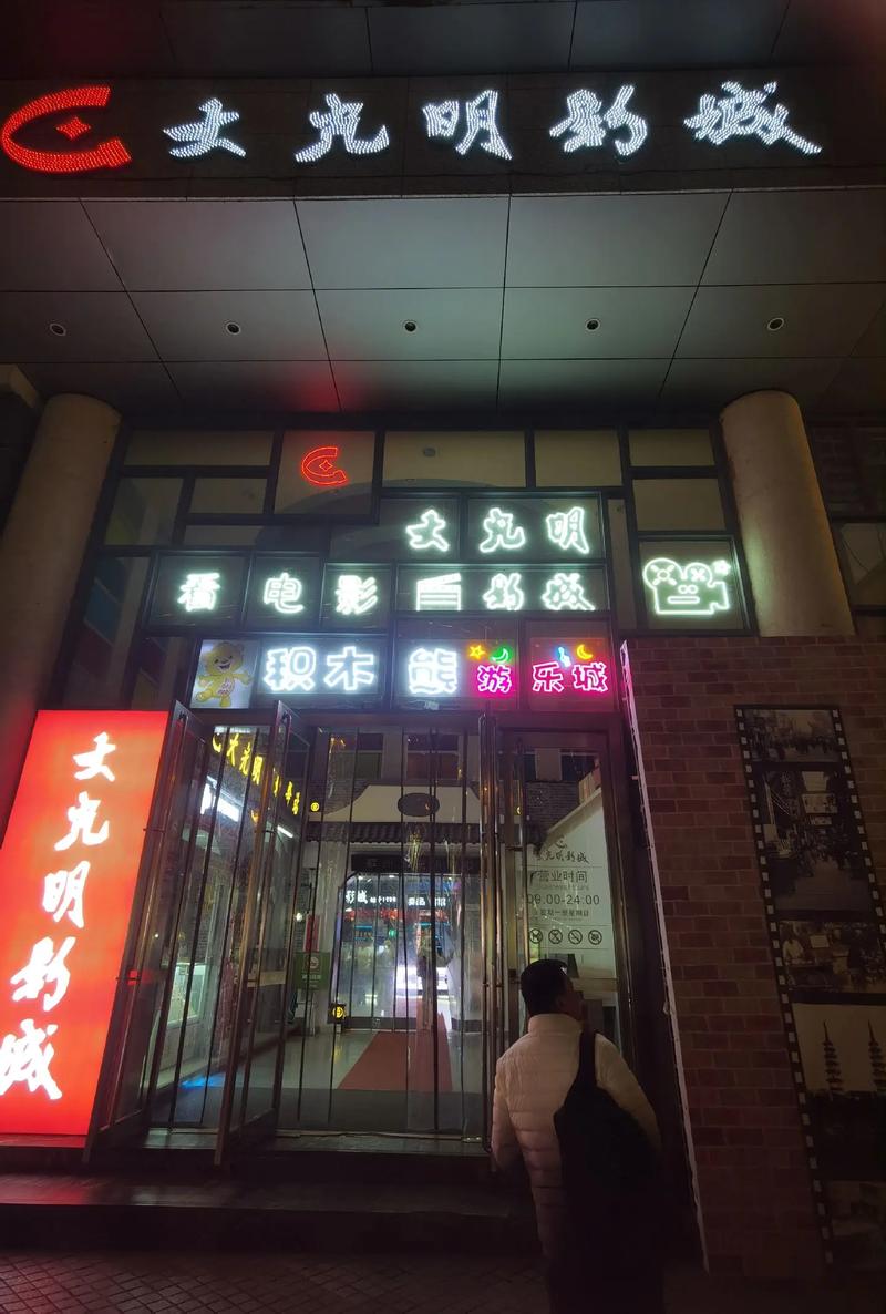 12岁女孩有黄色分泌物是怎么回事的相关介绍