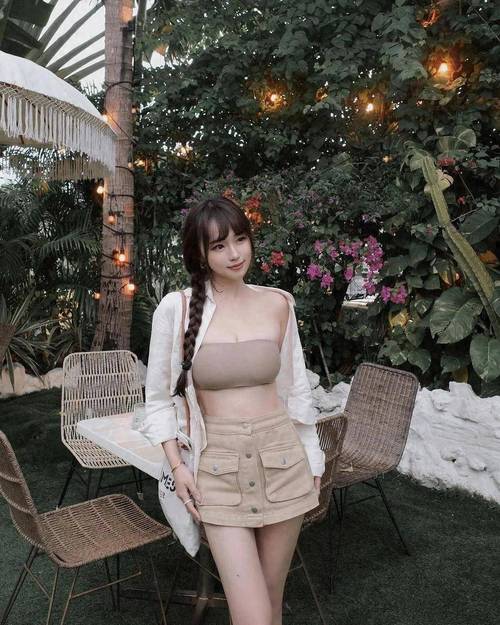 亚洲av 熟妇的相关介绍