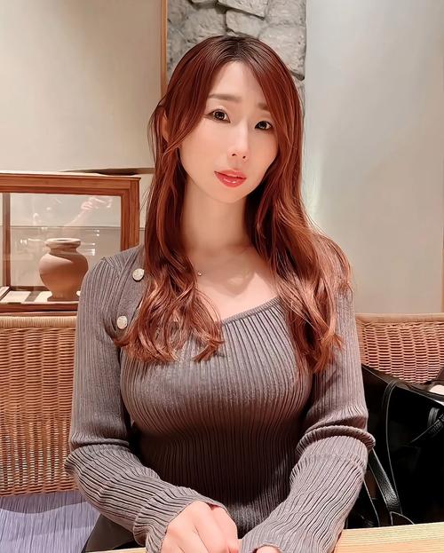 多毛少妇毛片的相关介绍