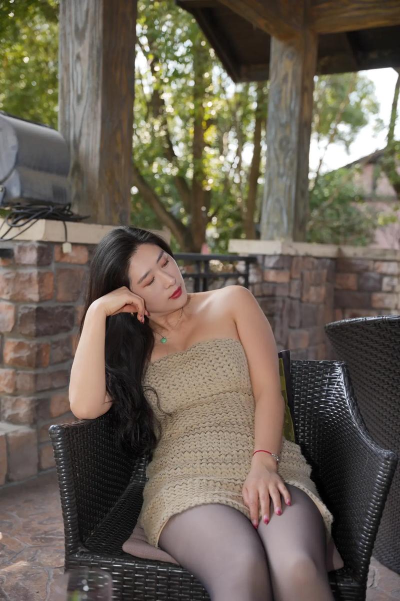女生下身有黄色分泌物的相关介绍