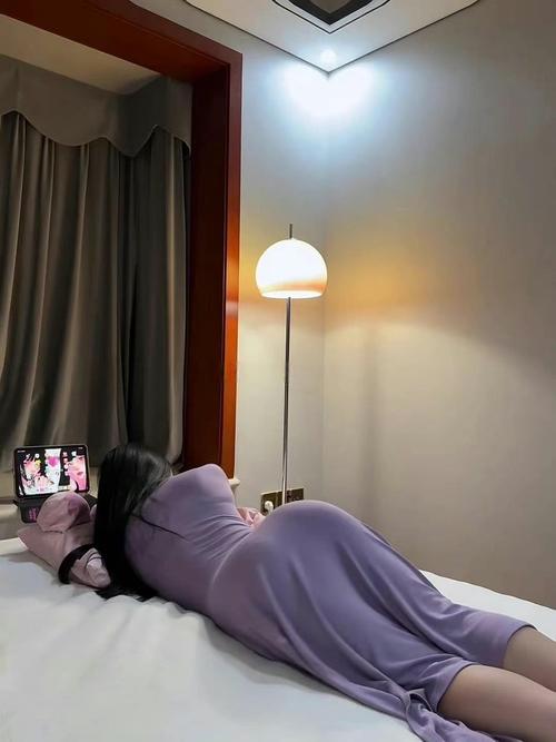 夜恋秀电影院的相关介绍