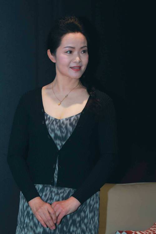 寂寞熟女少妇亚洲的深夜独白：情感共鸣与内心渴望的隐秘角落